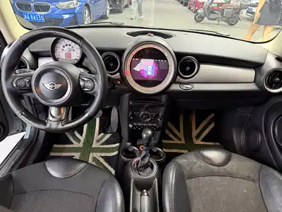 MINI MINI 2012