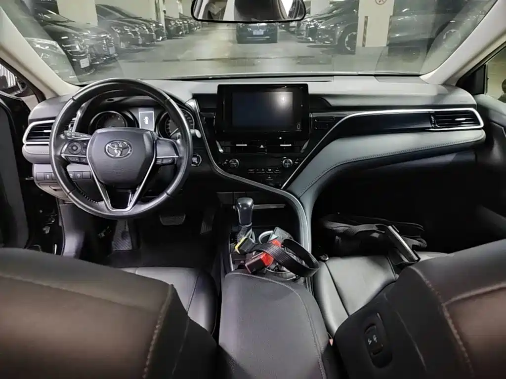 Toyota Camry 2023 — фото 10