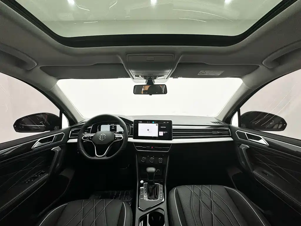 Volkswagen Tiguan L 2023 — фото 18