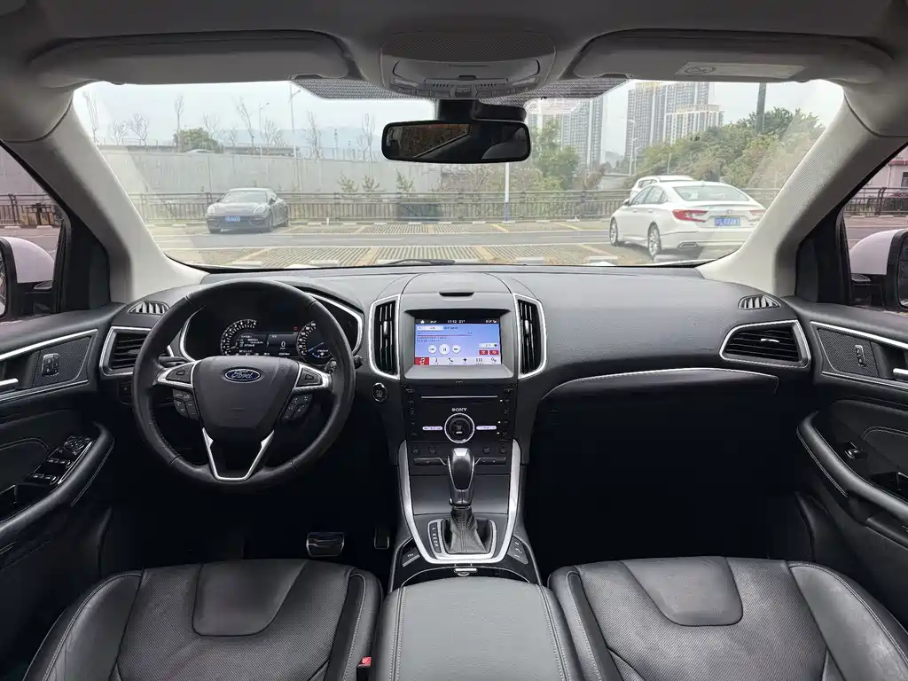 Ford Edge 2017 — фото 14