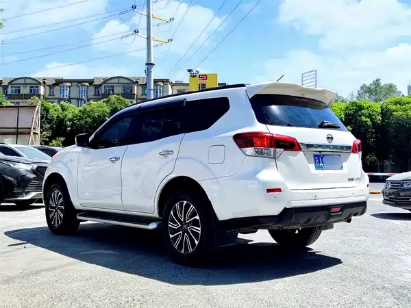 Nissan Terra 2020