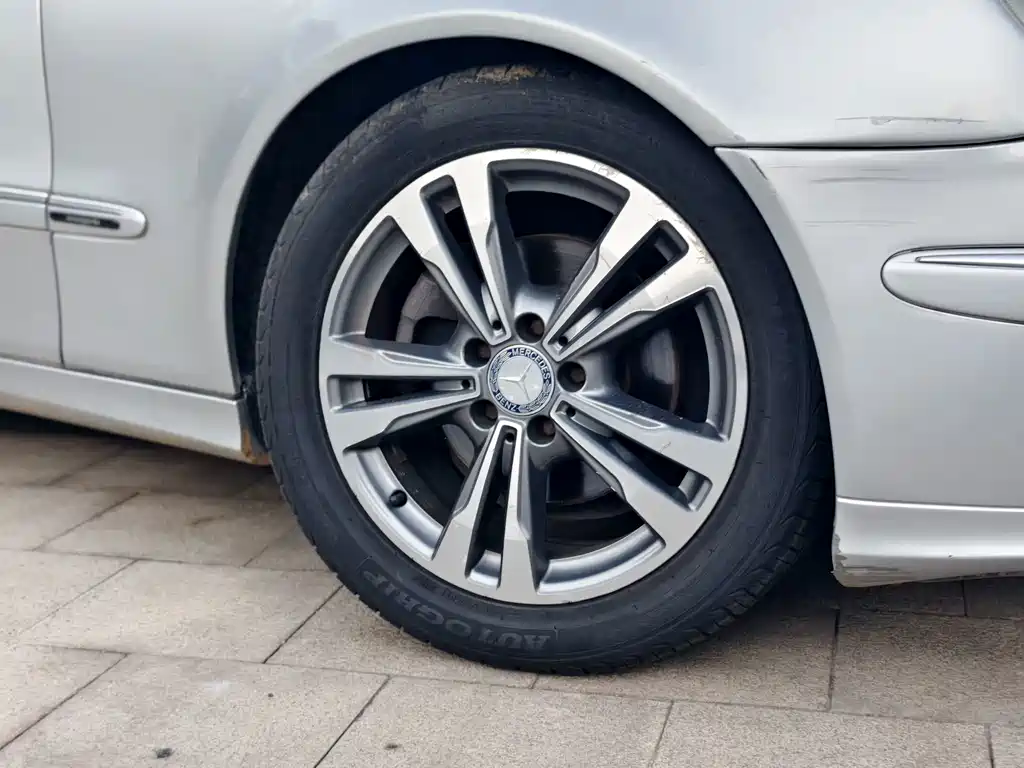 Mercedes-Benz E-Class 2004