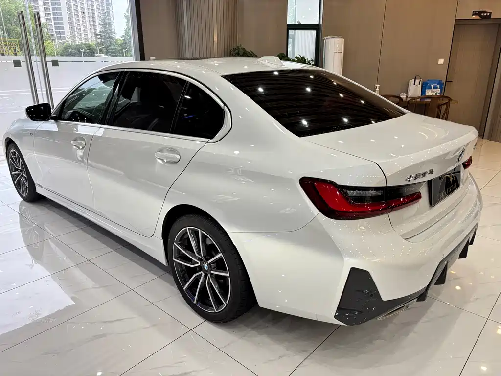 BMW 3 Series 2023