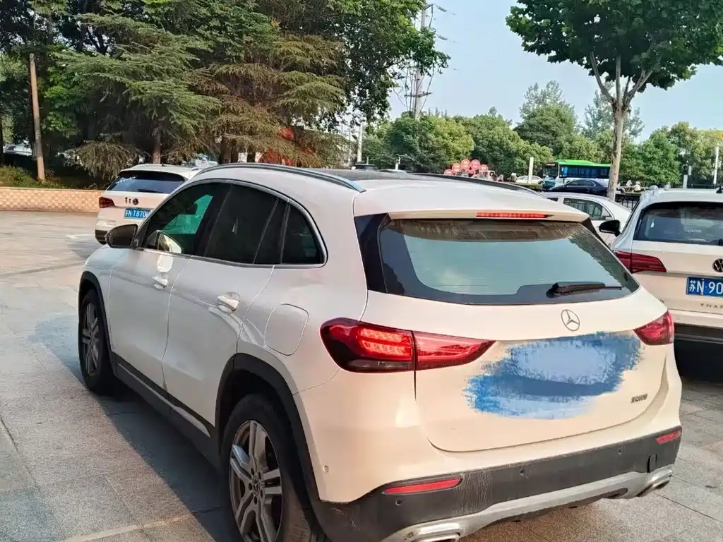 Mercedes-Benz GLA 2021