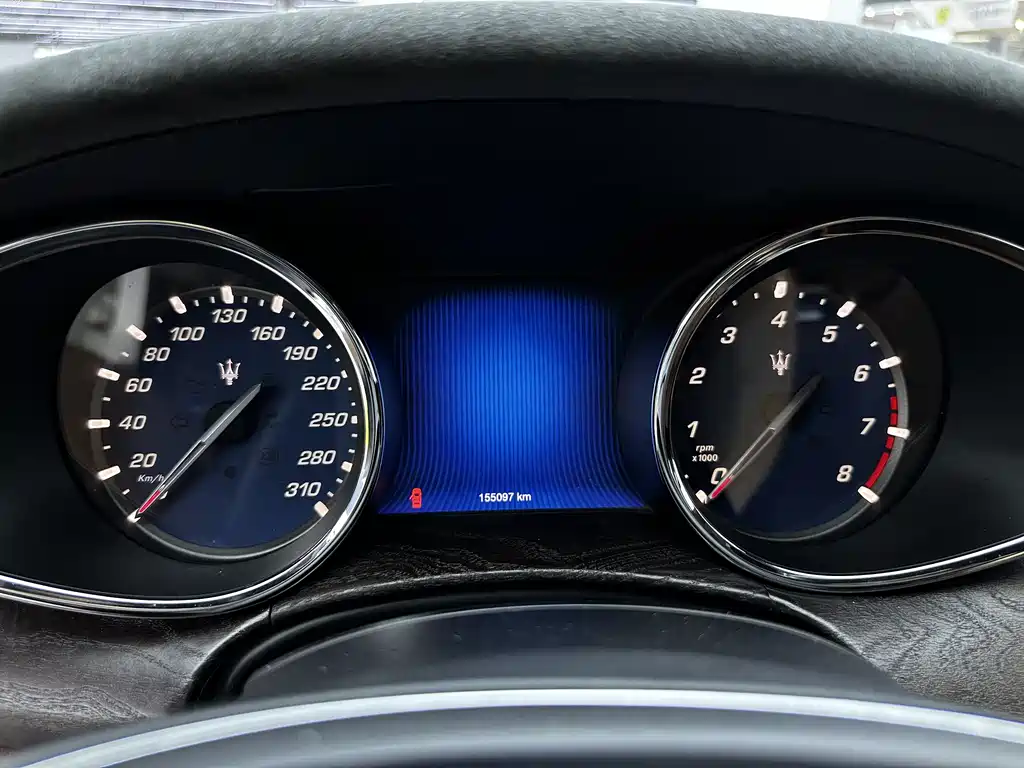 Maserati Quattroporte 2015 — фото 14