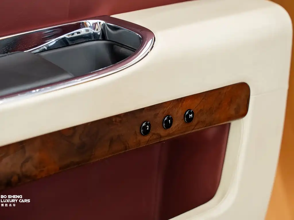 Rolls-Royce Ghost 2013 — фото 24