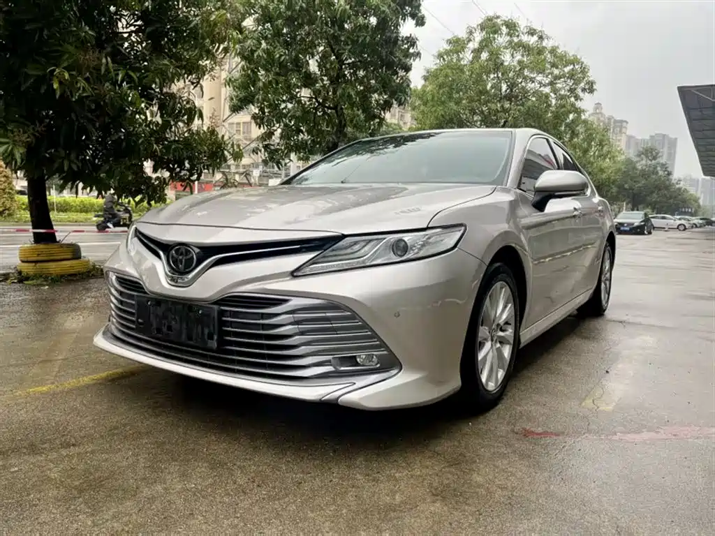 Toyota Camry 2018 — фото 1