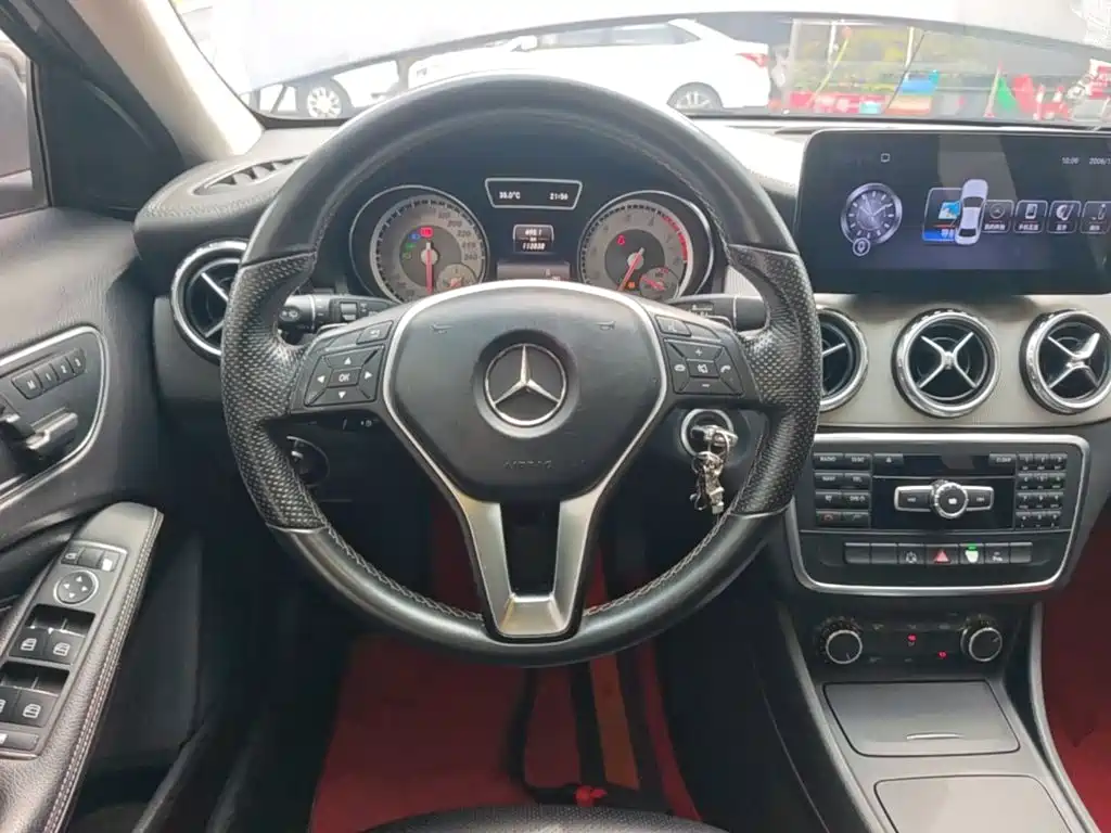 Mercedes-Benz GLA 2016 — фото 11