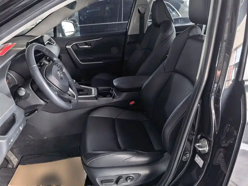 Toyota Wildlander 2023 — фото 12