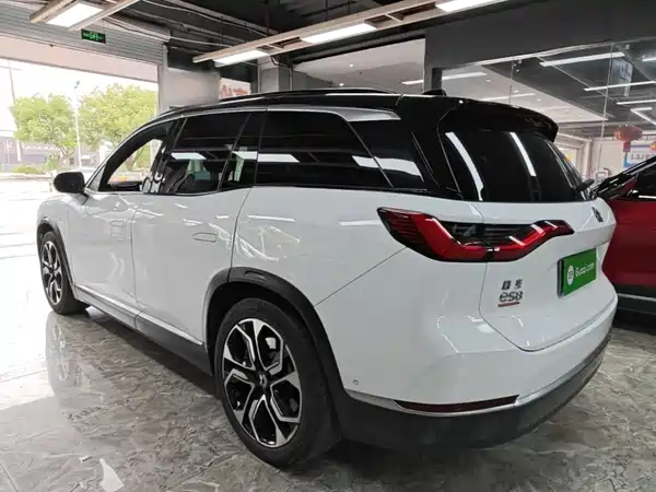 NIO ES8 2020