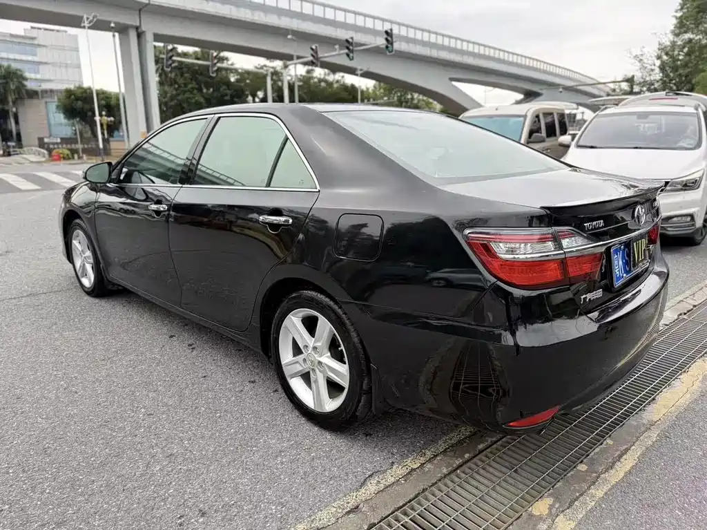 Toyota Camry 2016 — фото 7
