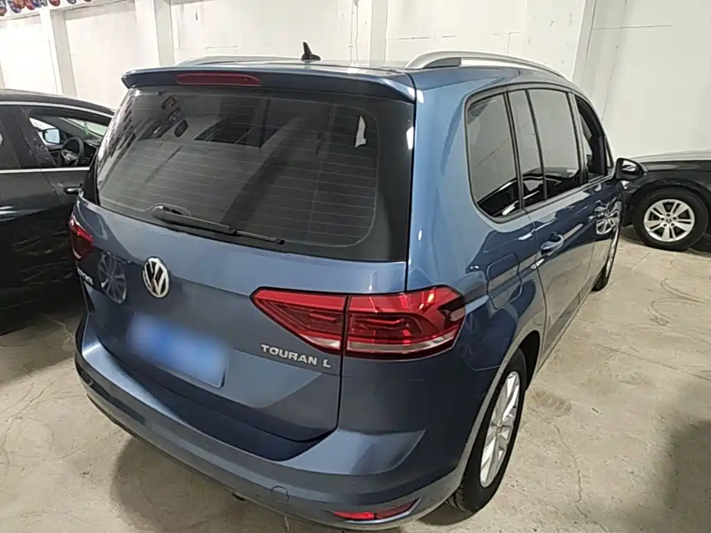 Volkswagen Touran 2017 — фото 7