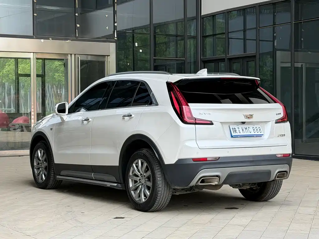 Cadillac XT4 2021 — фото 4