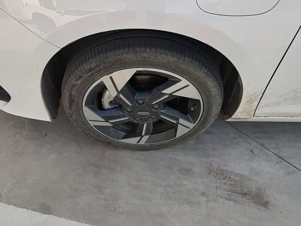 Geely Emgrand L Hip 2024 — фото 25