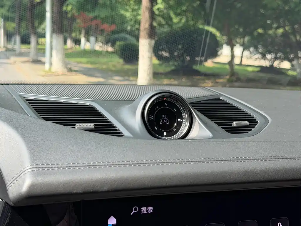 Porsche Cayenne 2023 — фото 16