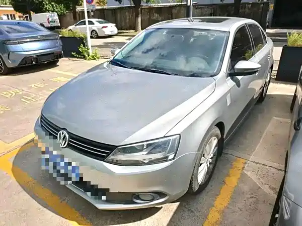 Volkswagen Sagitar 2014