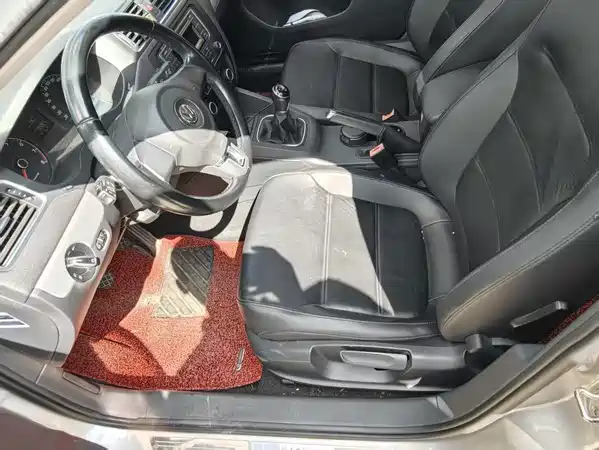 Volkswagen Sagitar 2014