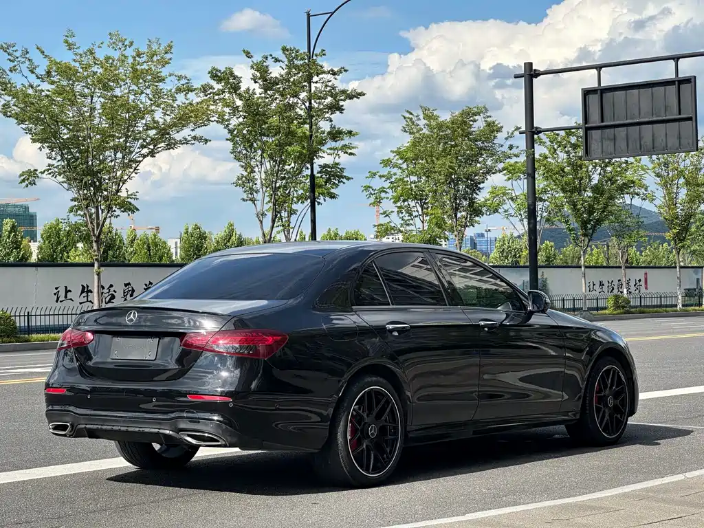 Mercedes-Benz E-Class 2022