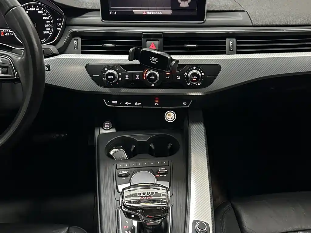 Audi A4L 2017 — фото 12