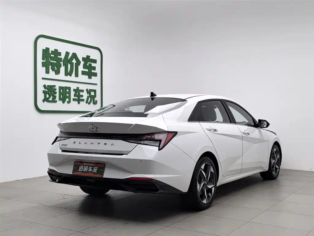 Hyundai Elantra 2023