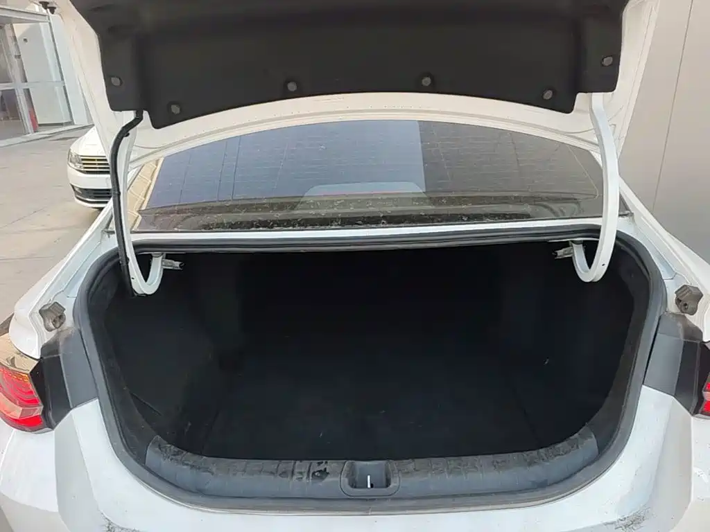 Geely Emgrand L Hip 2024 — фото 15