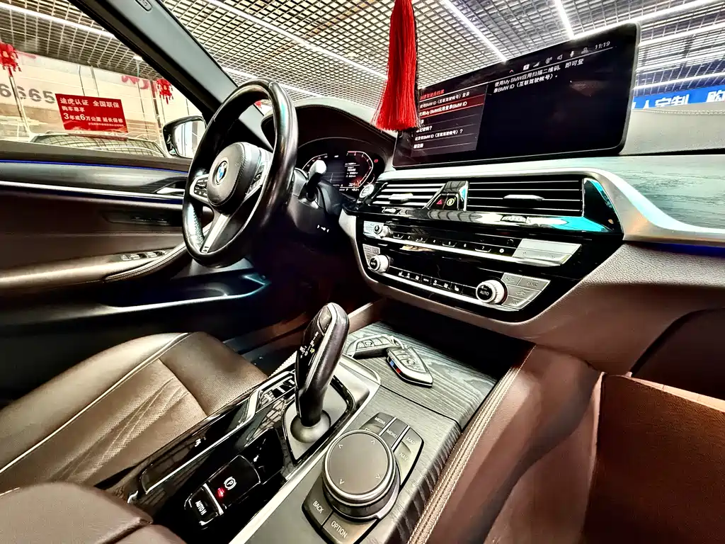 BMW 5 Series 2021 — фото 15