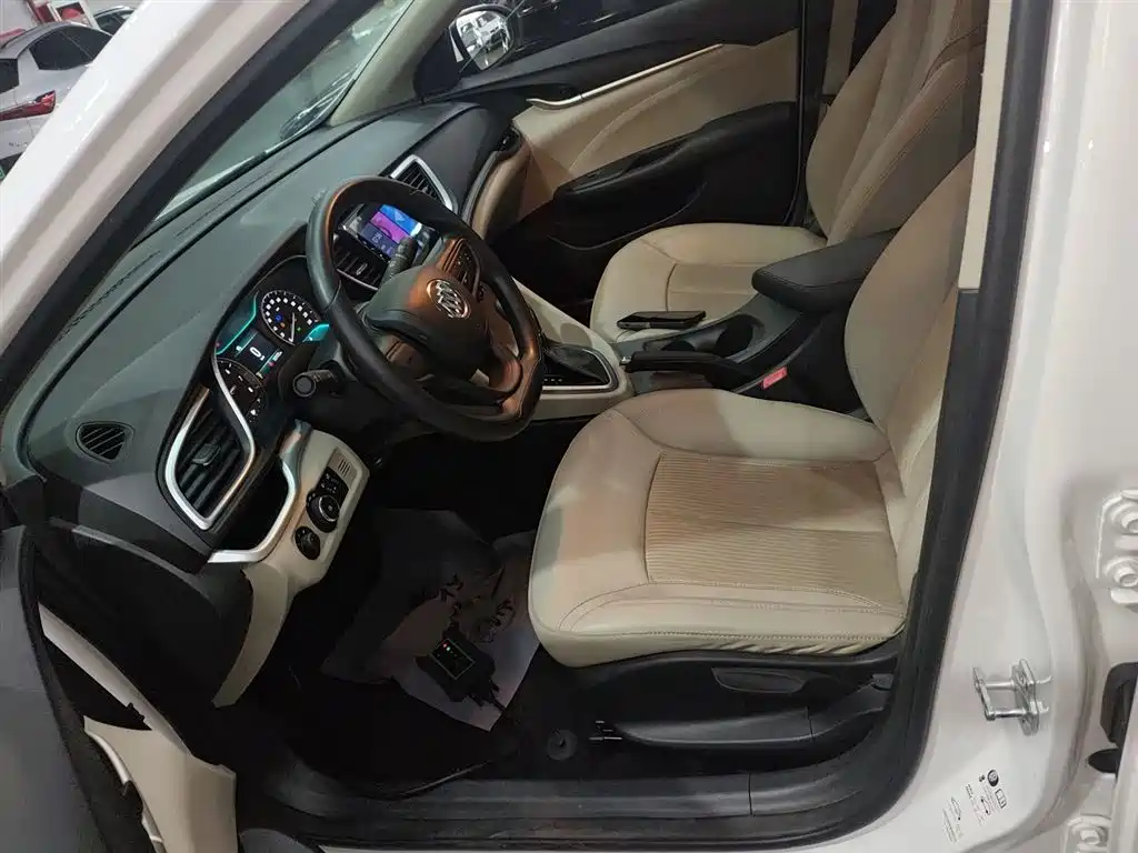 Buick Excelle 2017 — фото 15
