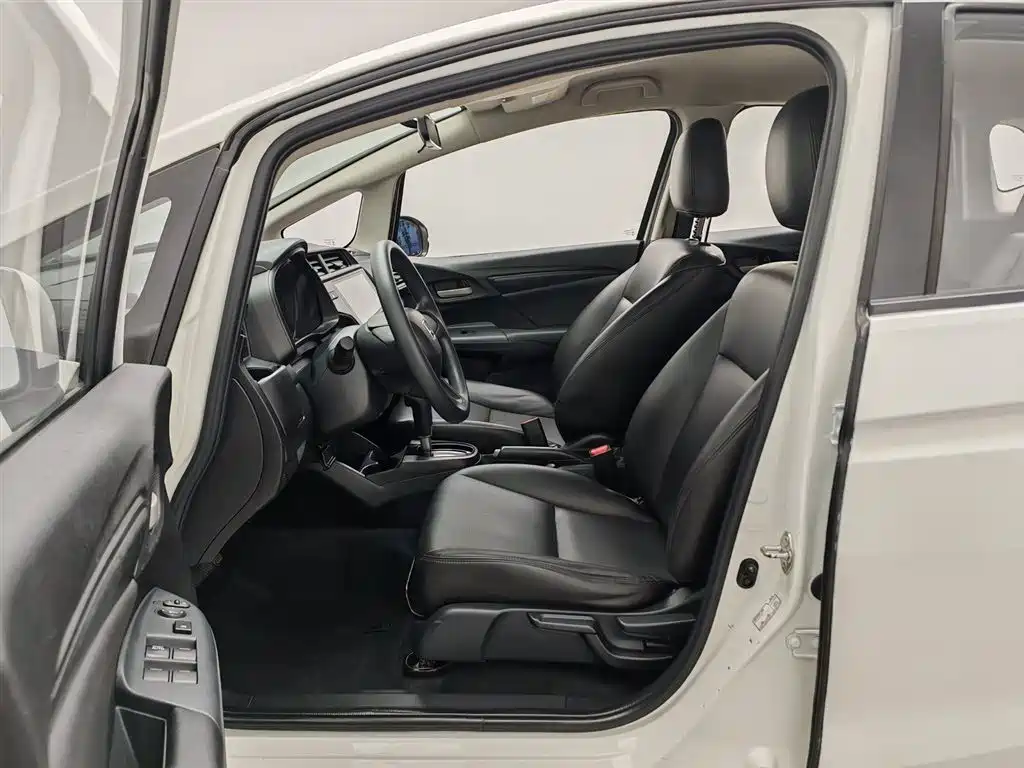Honda Fit 2018 — фото 10