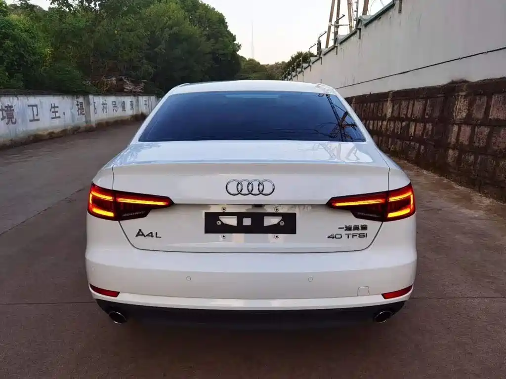Audi A4L 2018 — фото 8