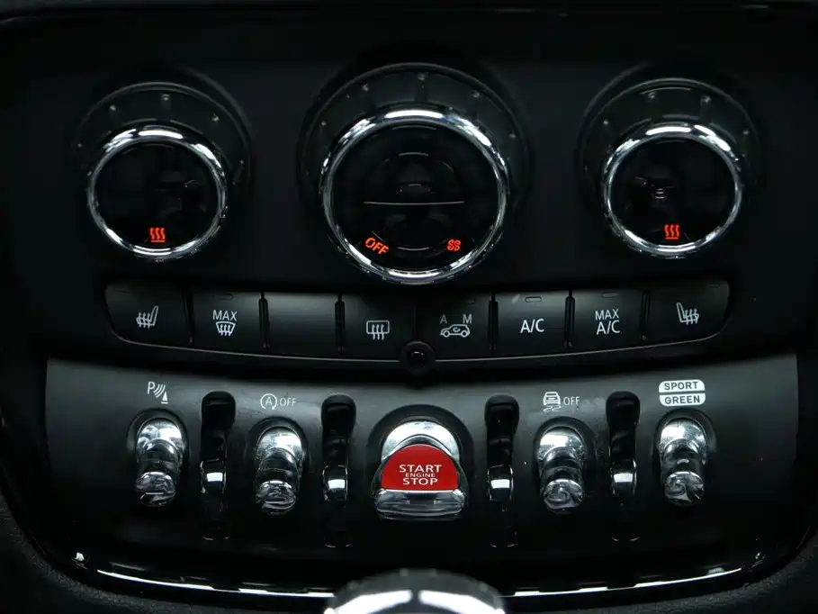 MINI Clubman 2023 — фото 11