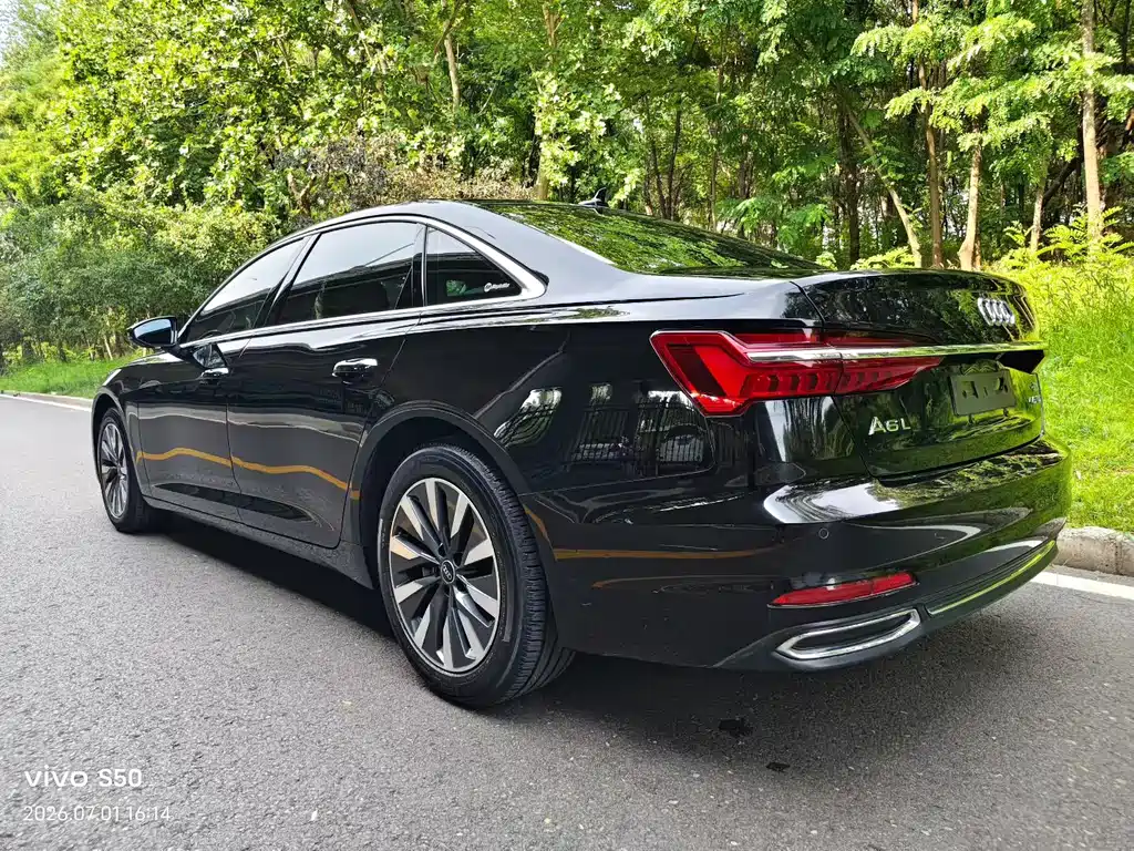Audi A6L 2022