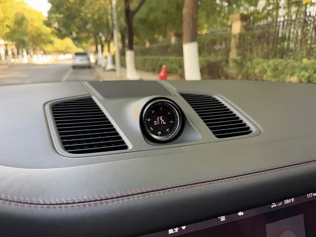 Porsche Cayenne 2021 — фото 12