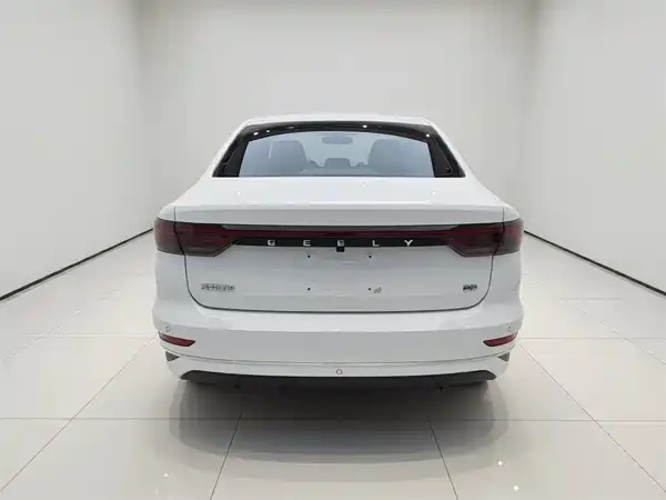 Geely Emgrand 2023