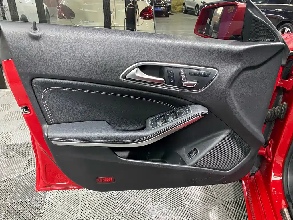 Mercedes-Benz CLA 2018 — фото 15