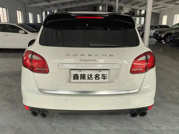 Porsche Cayenne 2011