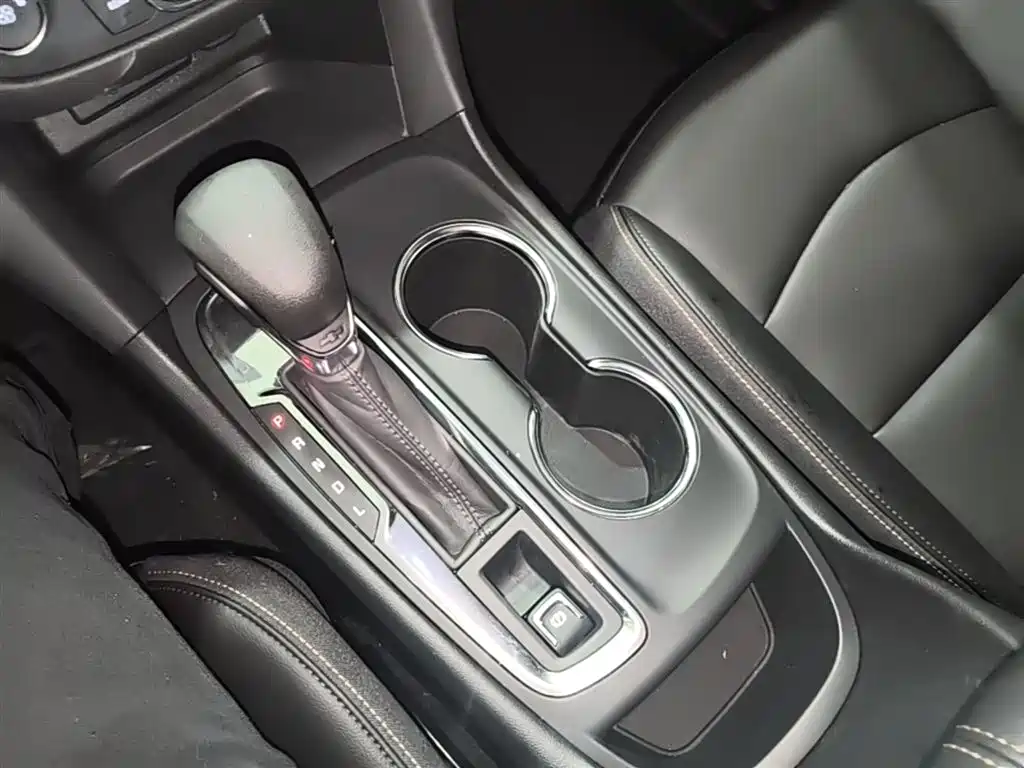 Chevrolet Equinox 2022 — фото 14