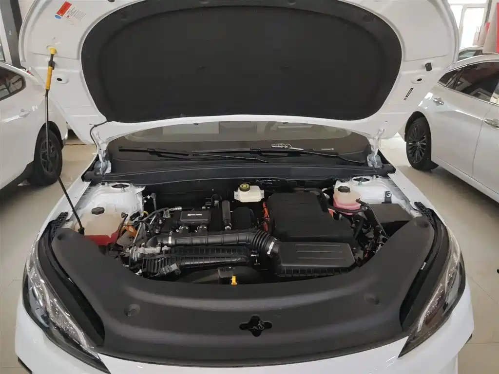 BYD Seal 05 DM-i 2025 — фото 20