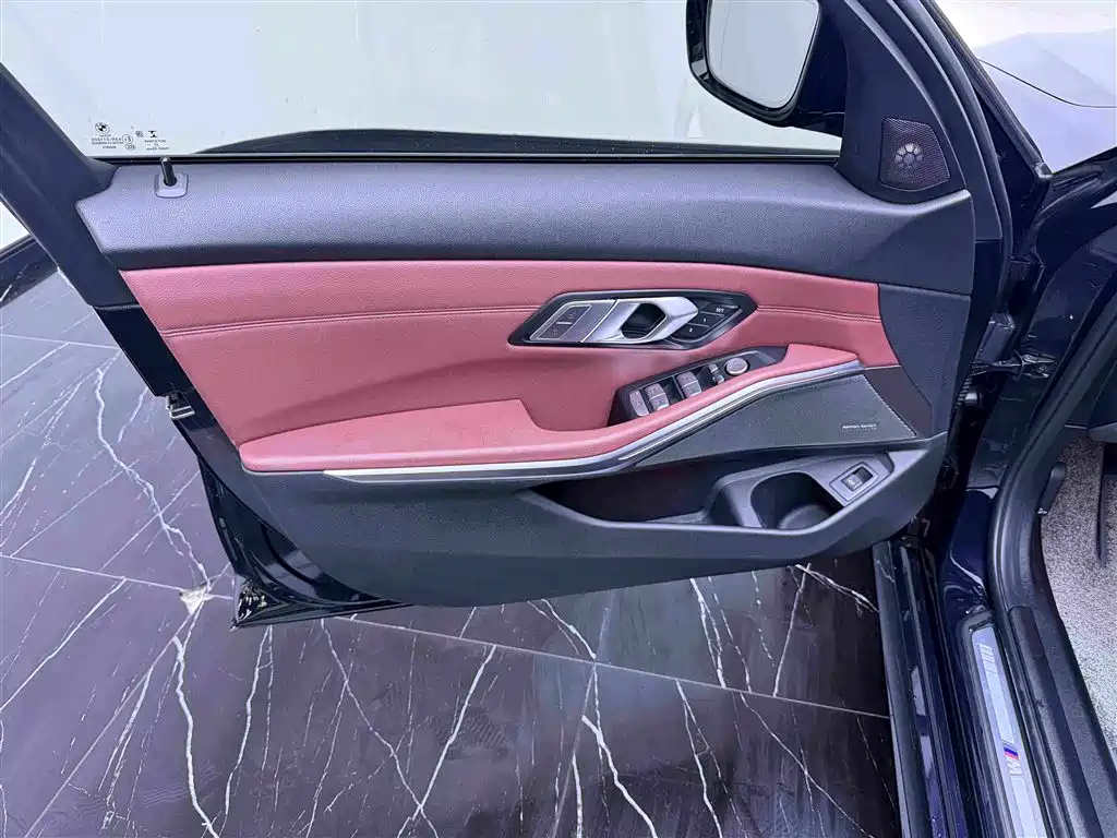 BMW 3 Series 2021 — фото 17