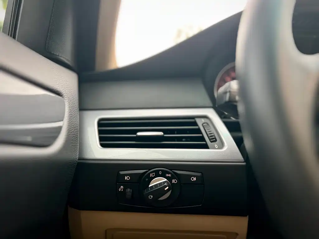 BMW 5 Series 2008 — фото 20