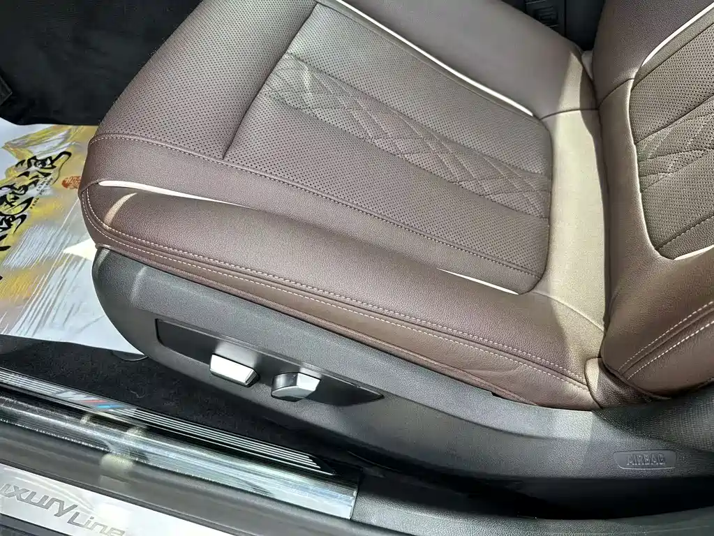 BMW 5 Series 2021 — фото 19