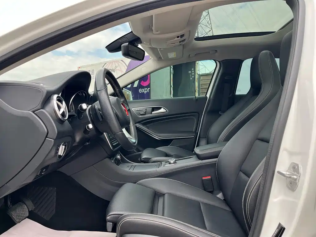 Mercedes-Benz GLA 2015