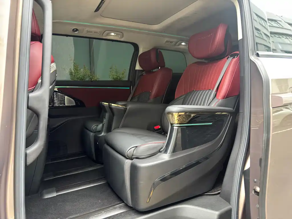 GAC Motor Trumpchi E9 2023 — фото 12
