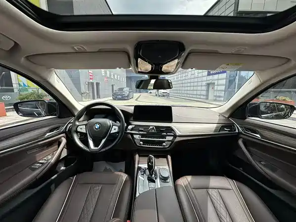 BMW 5 Series 2021