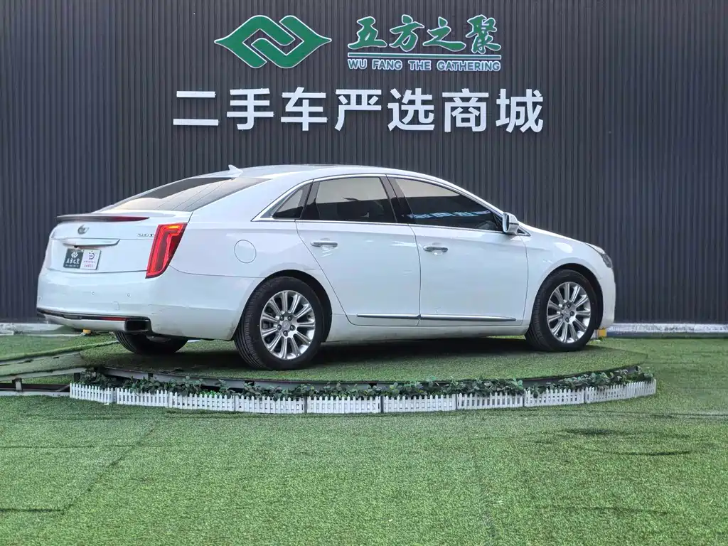 Cadillac XTS 2016 — фото 18