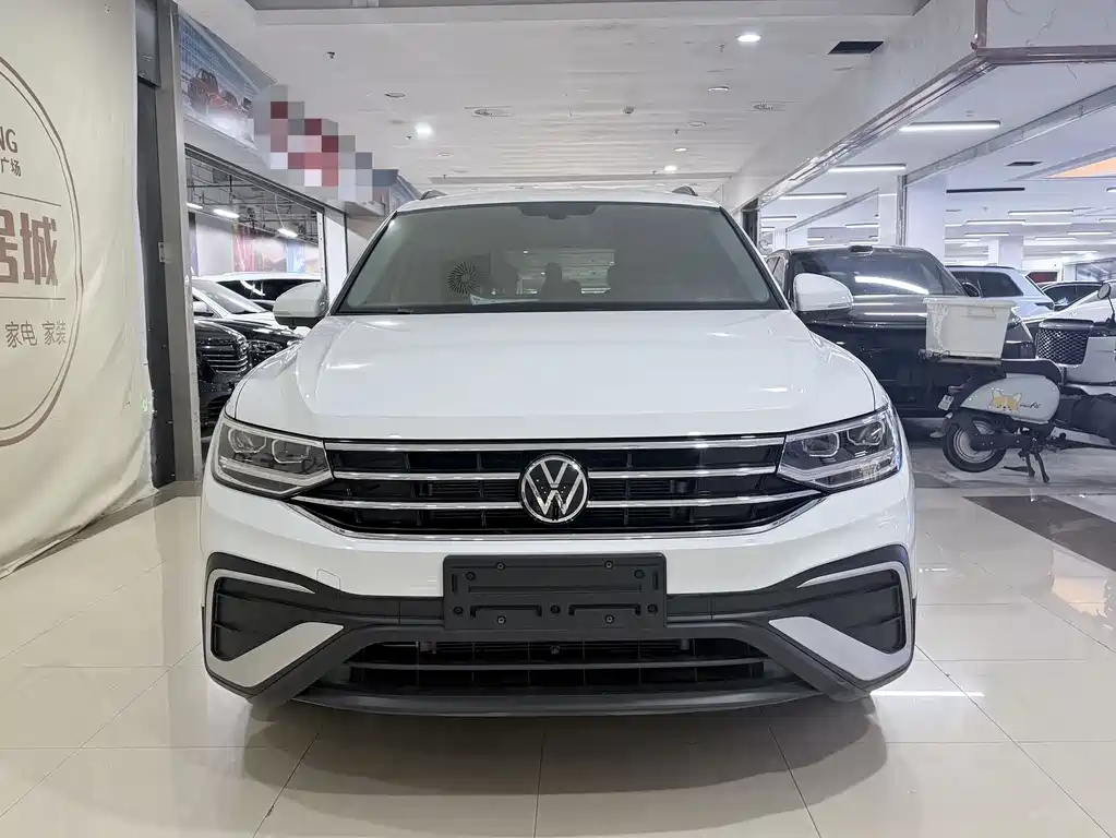 Volkswagen Tiguan L 2023 — фото 2