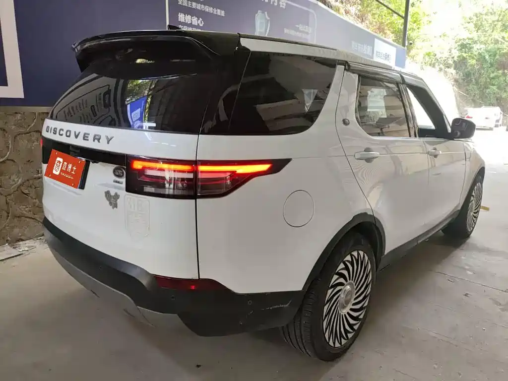 Land Rover Discovery 2019 — фото 3