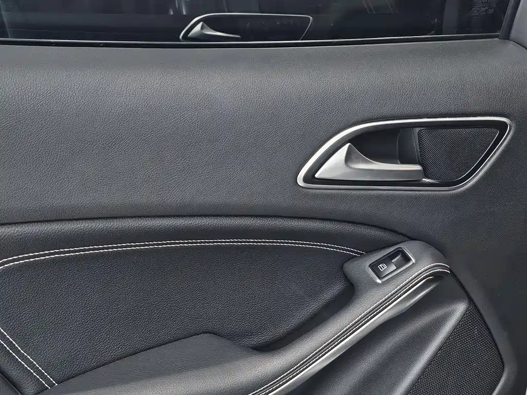Mercedes-Benz GLA 2015 — фото 15