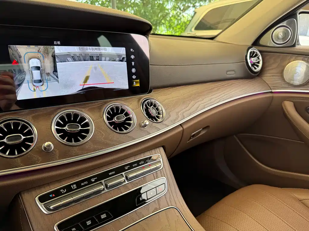 Mercedes-Benz E-Class 2021 — фото 17