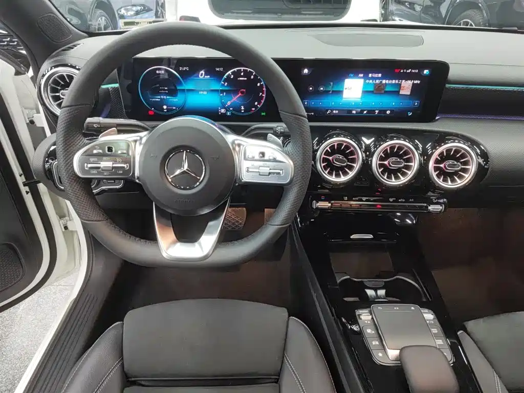 Mercedes-Benz A-Class 2022 — фото 3