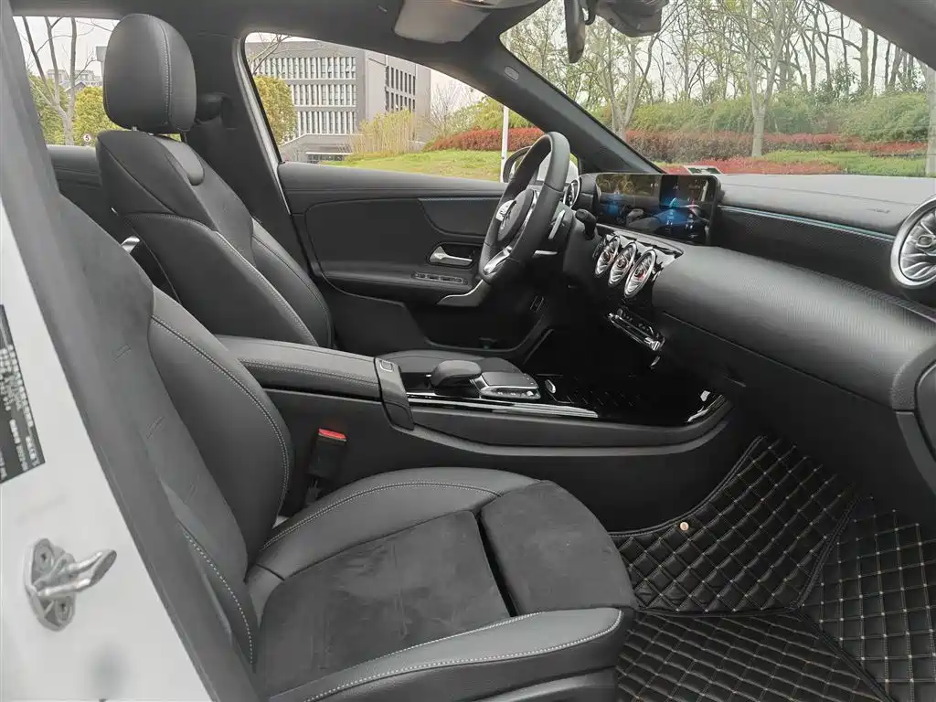 Mercedes-Benz A-Class 2022 — фото 23